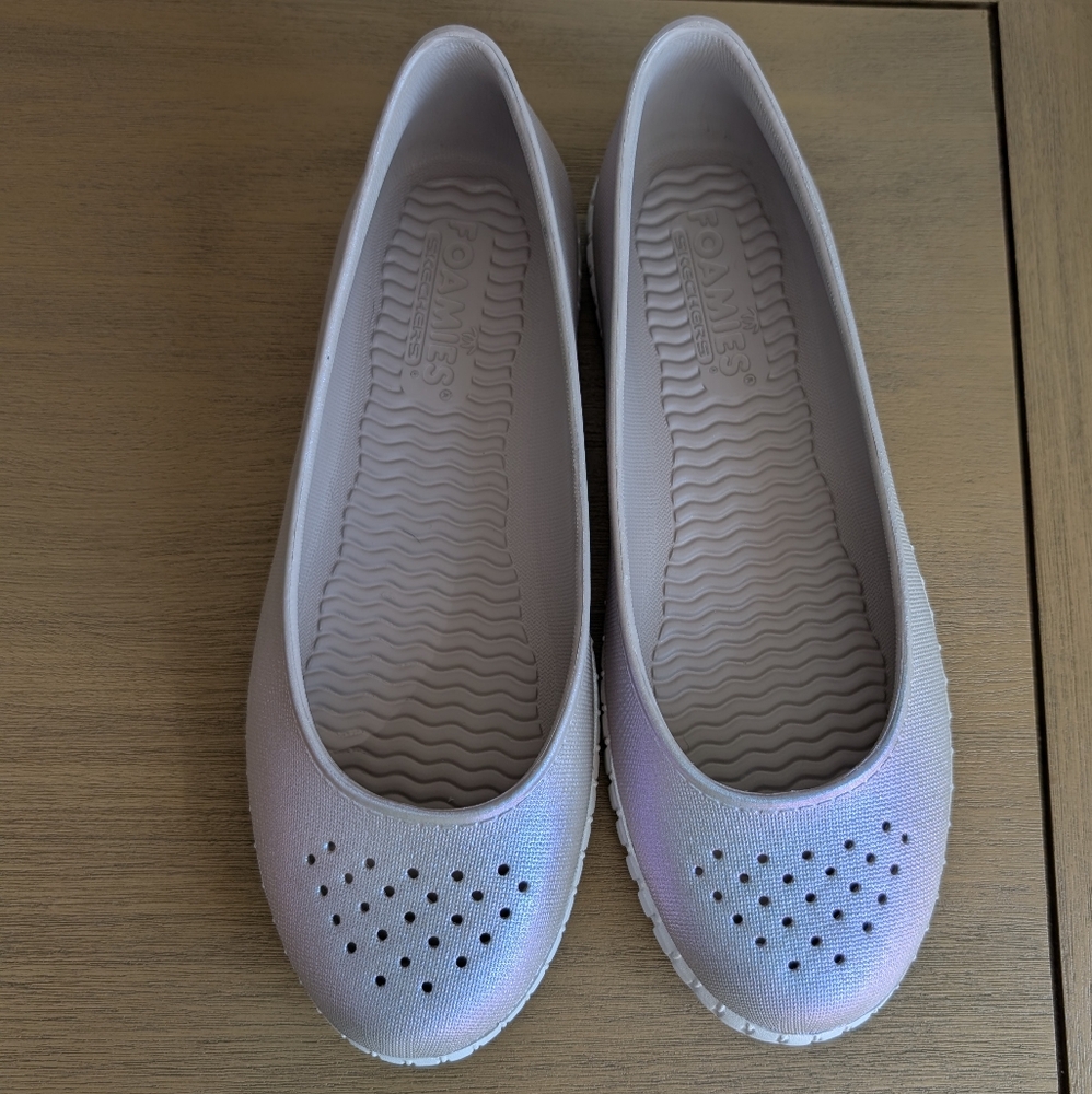 Skechers Foamies, size 9 flats, iridescent